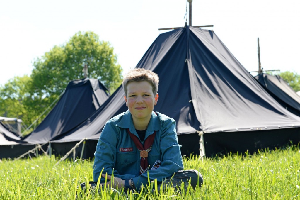 Deutsche Pfadfinderinnen und Pfadfinder tragen das erste Mal eine